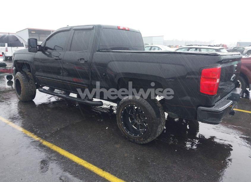 Photo 3 of 2017 Chevrolet Silverado 1500 2LT (VIN 1GCVKREC0HZ224609)