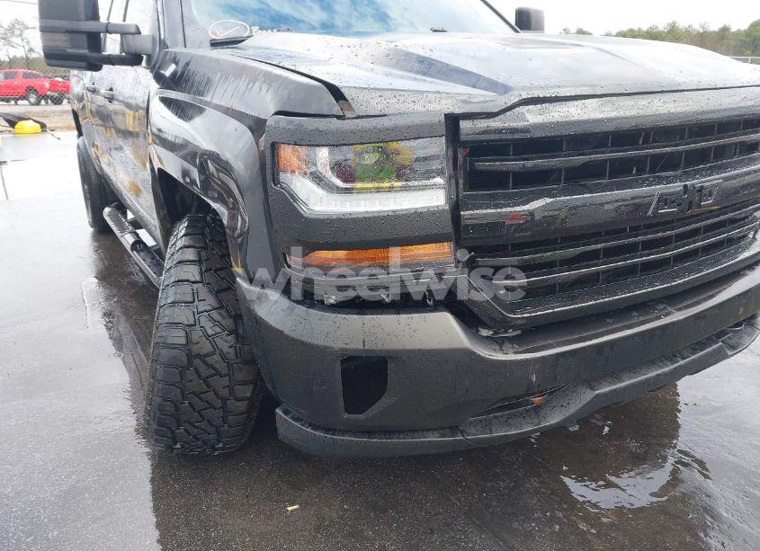 Photo 6 of 2017 Chevrolet Silverado 1500 2LT (VIN 1GCVKREC0HZ224609)