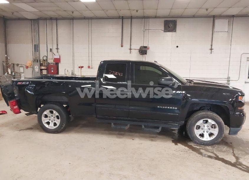 Photo 14 of 2017 Chevrolet Silverado 1500 2LT (VIN 1GCVKREC0HZ384747)