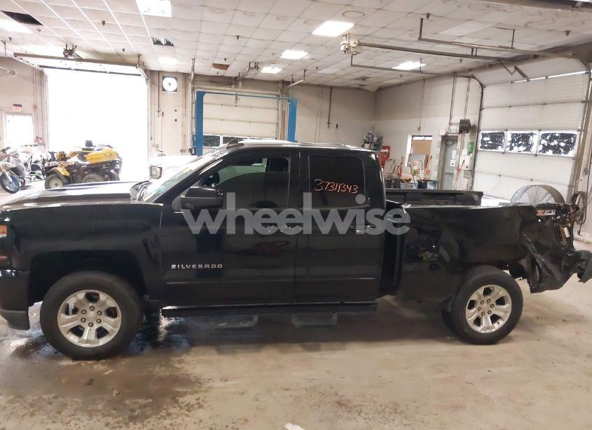 Photo 15 of 2017 Chevrolet Silverado 1500 2LT (VIN 1GCVKREC0HZ384747)