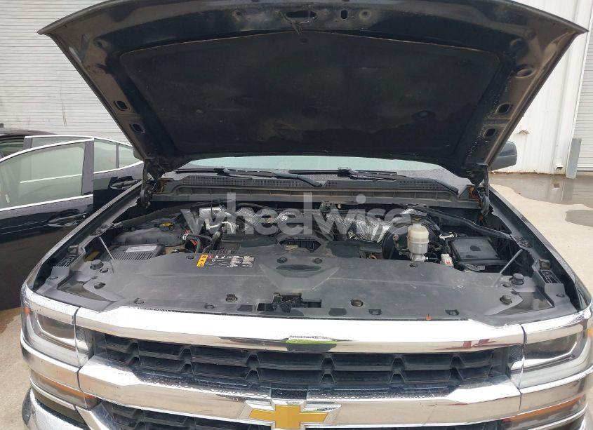 Photo 10 of 2018 Chevrolet Silverado 1500 1LT (VIN 1GCVKREC0JZ164286)