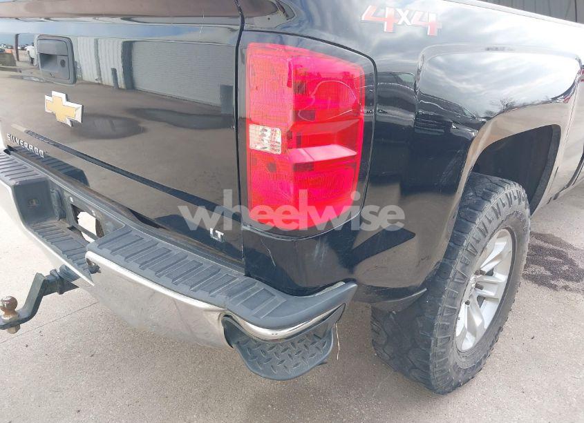 Photo 6 of 2018 Chevrolet Silverado 1500 1LT (VIN 1GCVKREC0JZ164286)