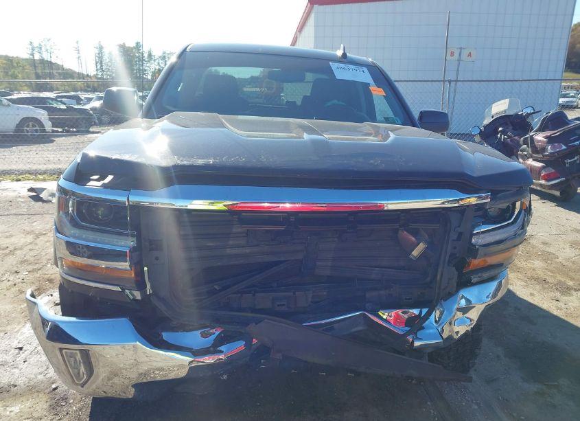 Photo 13 of 2018 Chevrolet Silverado 1500 1LT (VIN 1GCVKREC0JZ164644)