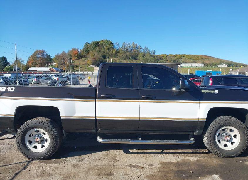 Photo 14 of 2018 Chevrolet Silverado 1500 1LT (VIN 1GCVKREC0JZ164644)