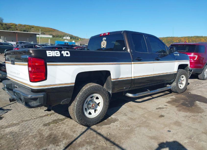 Photo 4 of 2018 Chevrolet Silverado 1500 1LT (VIN 1GCVKREC0JZ164644)