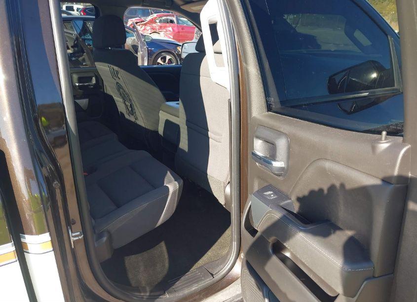 Photo 8 of 2018 Chevrolet Silverado 1500 1LT (VIN 1GCVKREC0JZ164644)