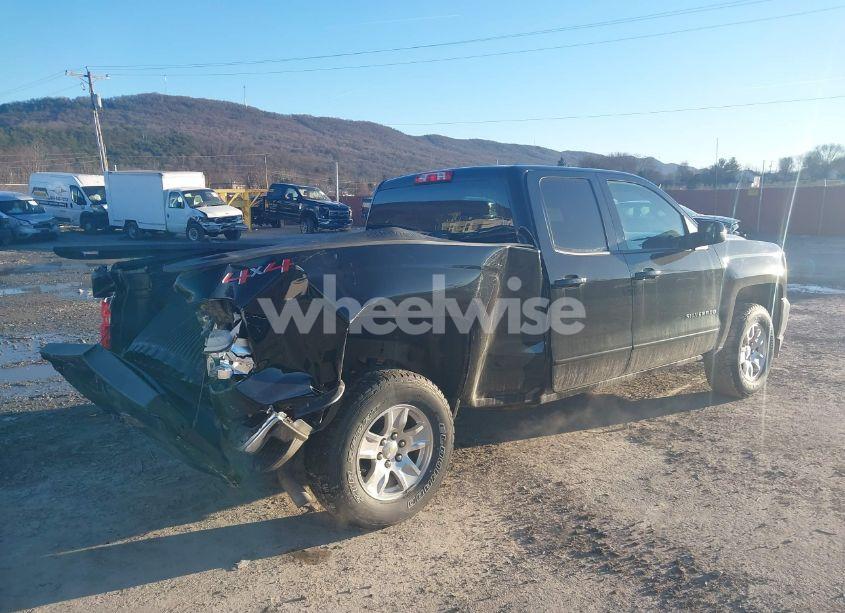 Photo 3 of 2018 Chevrolet Silverado 1500 1LT (VIN 1GCVKREC0JZ169472)