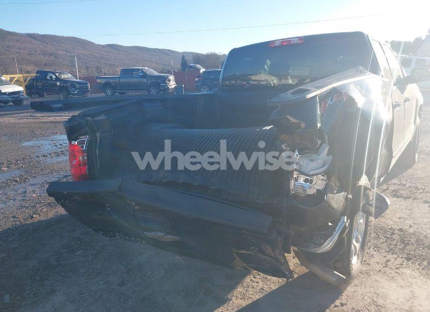 Photo 5 of 2018 Chevrolet Silverado 1500 1LT (VIN 1GCVKREC0JZ169472)