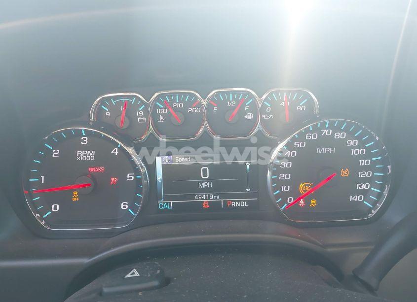 Photo 6 of 2018 Chevrolet Silverado 1500 1LT (VIN 1GCVKREC0JZ169472)