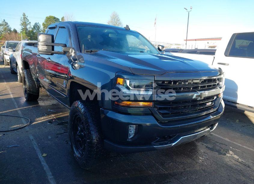 2018 Chevrolet Silverado 1500 2LT (VIN 1GCVKREC0JZ194386) main photo