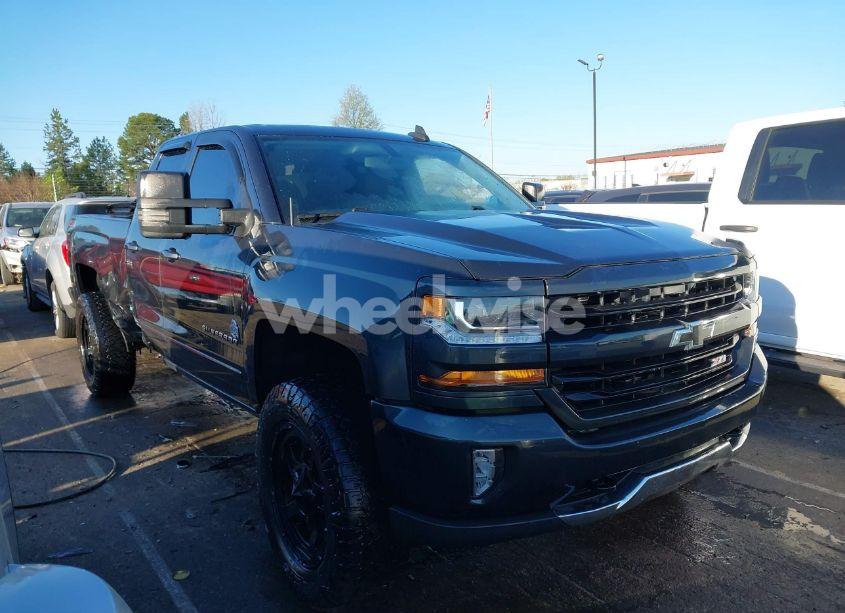 Photo 13 of 2018 Chevrolet Silverado 1500 2LT (VIN 1GCVKREC0JZ194386)