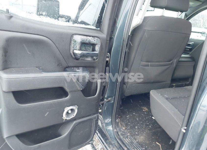 Photo 8 of 2018 Chevrolet Silverado 1500 1LT (VIN 1GCVKREC0JZ207430)