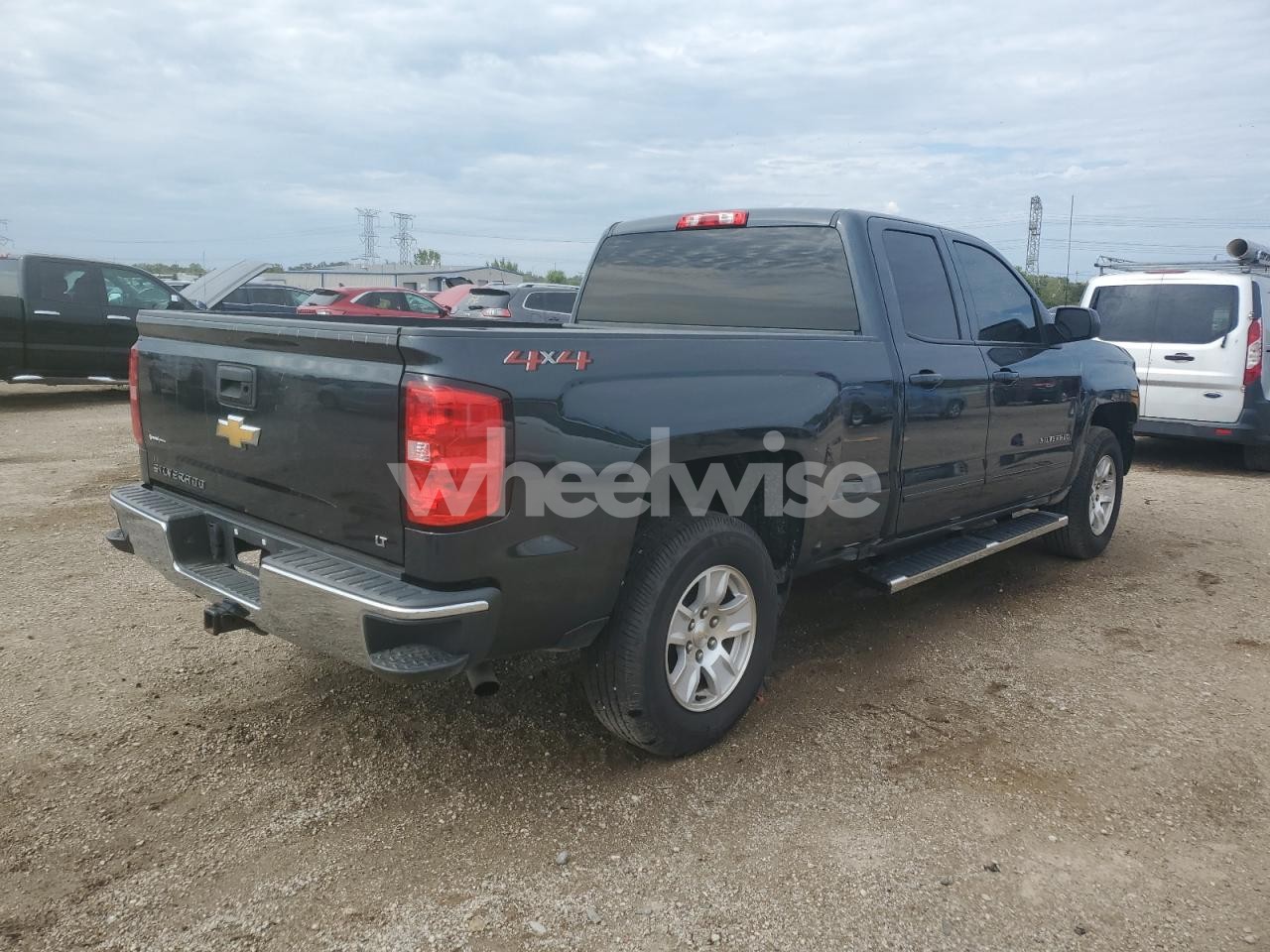 Photo 3 of 2018 CHEVROLET SILVERADO K1500 LT N/A (VIN 1GCVKREC0JZ300335)