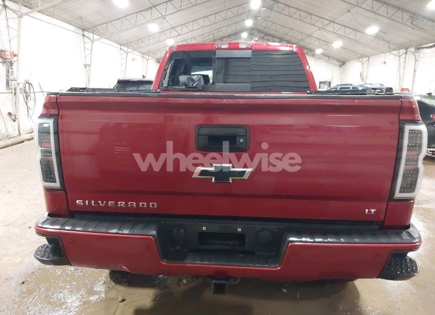 Photo 16 of 2018 Chevrolet Silverado 1500 2LT (VIN 1GCVKREC0JZ302831)