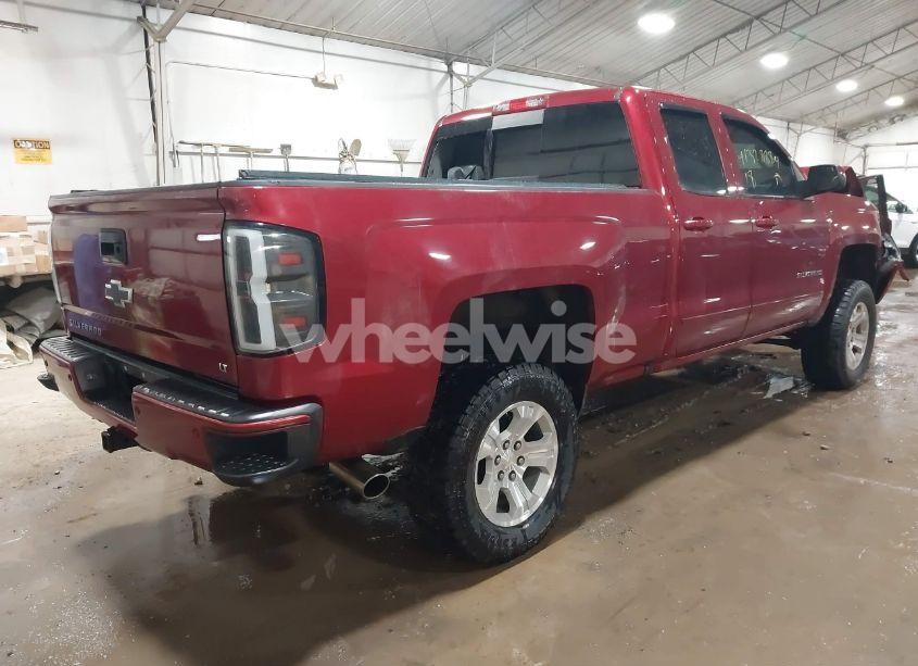 Photo 4 of 2018 Chevrolet Silverado 1500 2LT (VIN 1GCVKREC0JZ302831)
