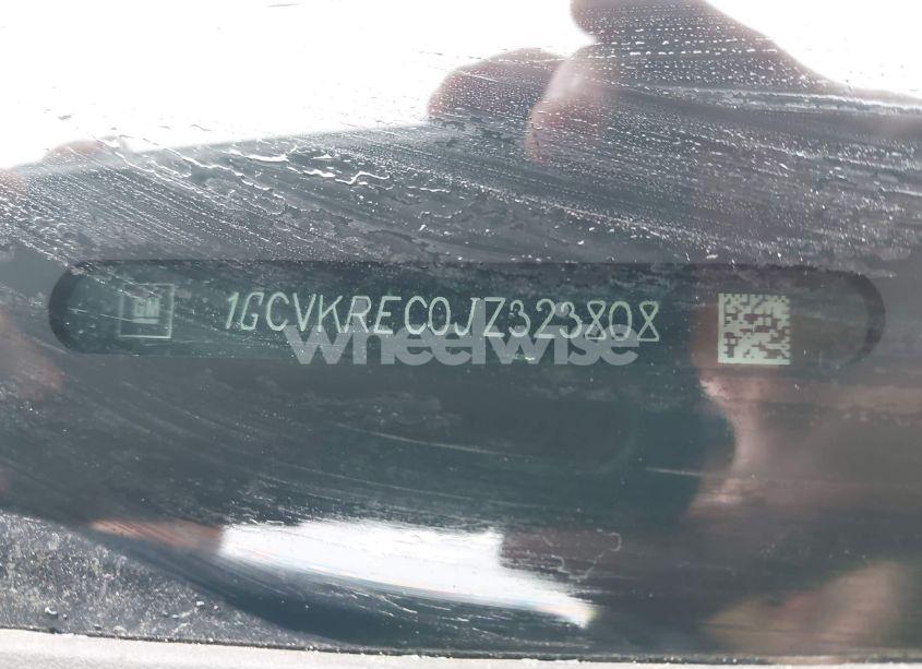 Photo 9 of 2018 Chevrolet Silverado 1500 2LT (VIN 1GCVKREC0JZ323808)