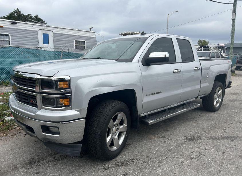 Photo 2 of 2014 Chevrolet Silverado 1500 2LT (VIN 1GCVKREC1EZ233007)