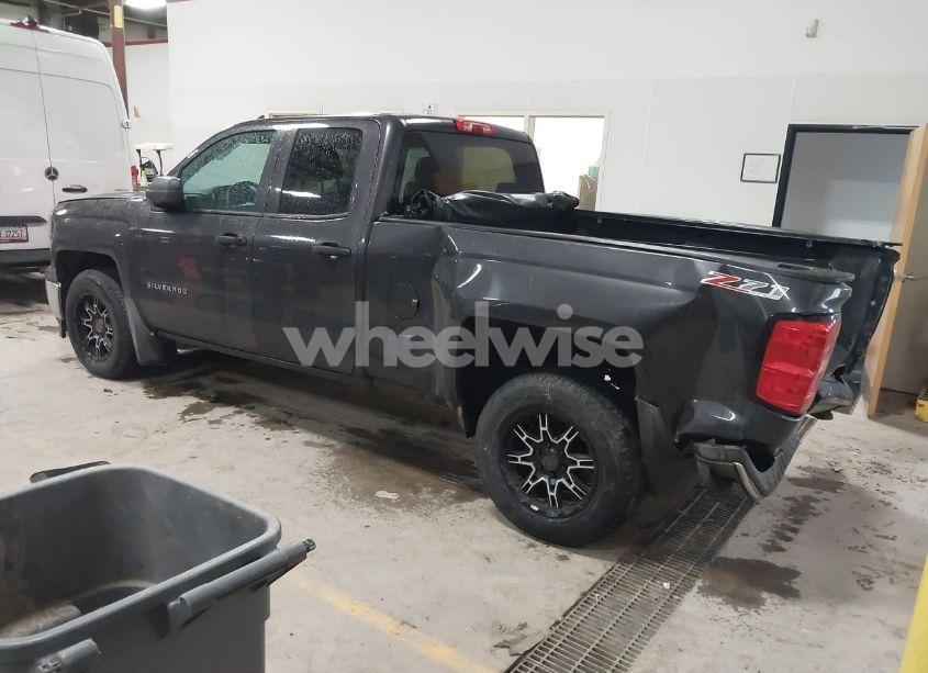 Photo 3 of 2014 Chevrolet Silverado 1500 2LT (VIN 1GCVKREC1EZ318879)