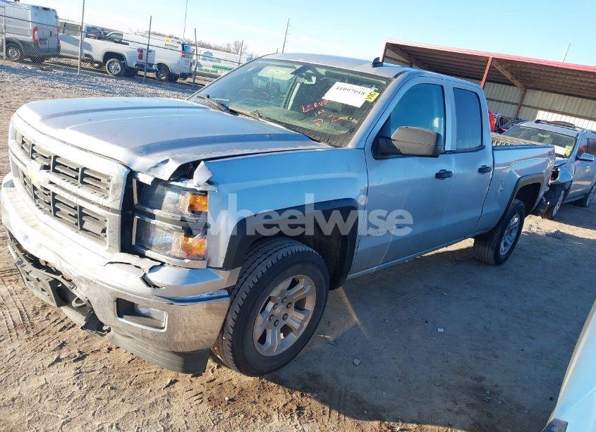 Photo 2 of 2014 Chevrolet Silverado 1500 2LT (VIN 1GCVKREC1EZ401938)