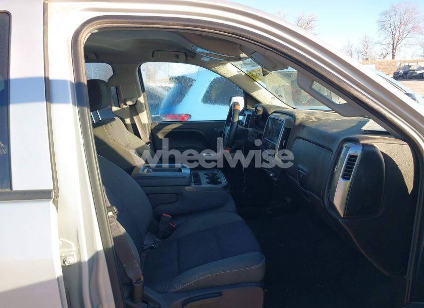 Photo 5 of 2014 Chevrolet Silverado 1500 2LT (VIN 1GCVKREC1EZ401938)
