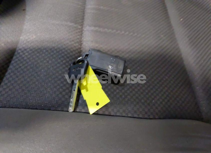 Photo 11 of 2015 Chevrolet Silverado 1500 2LT (VIN 1GCVKREC1FZ186563)