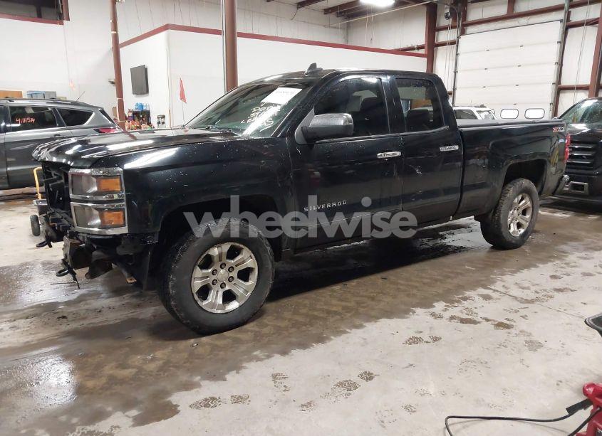 Photo 2 of 2015 Chevrolet Silverado 1500 2LT (VIN 1GCVKREC1FZ186563)