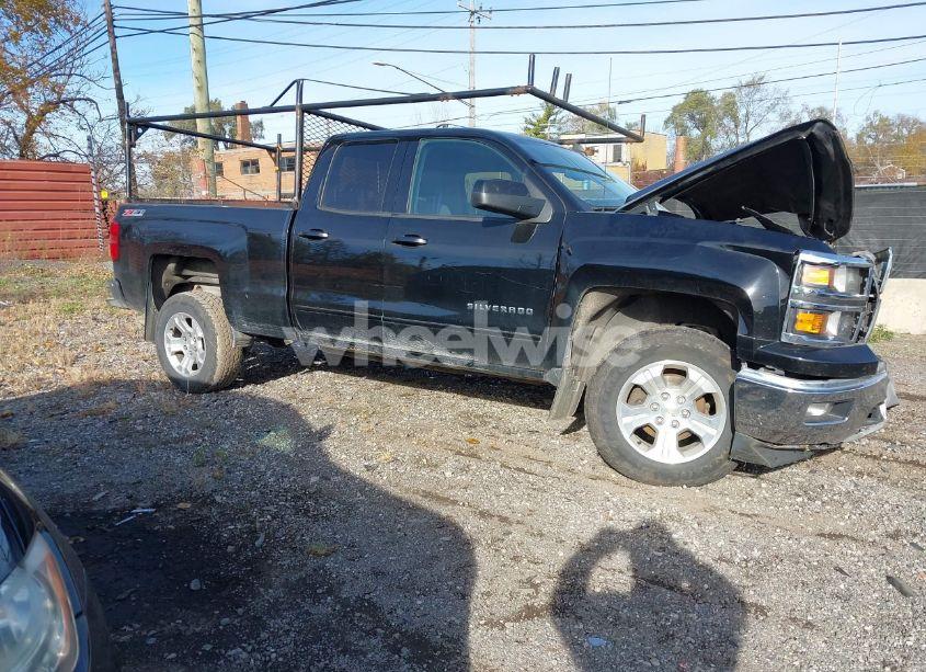 2015 Chevrolet Silverado 1500 2LT (VIN 1GCVKREC1FZ209579) main photo