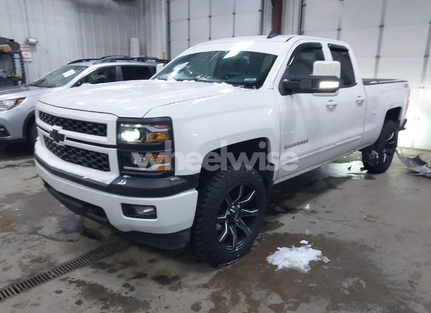 Photo 2 of 2015 Chevrolet Silverado 1500 2LT (VIN 1GCVKREC1FZ225653)
