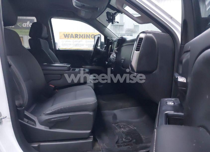 Photo 5 of 2015 Chevrolet Silverado 1500 2LT (VIN 1GCVKREC1FZ225653)