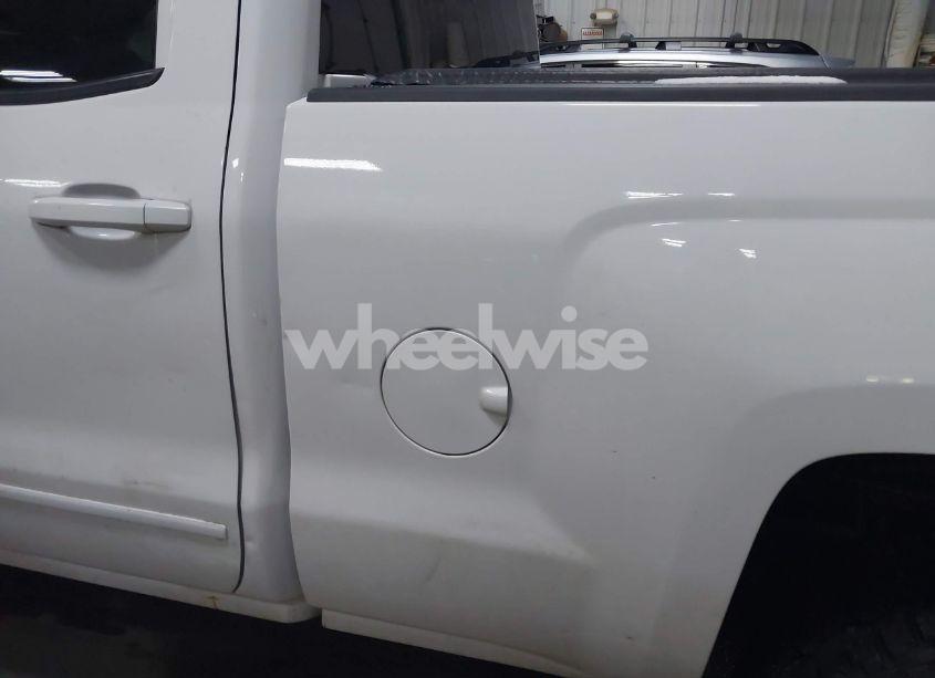 Photo 6 of 2015 Chevrolet Silverado 1500 2LT (VIN 1GCVKREC1FZ225653)