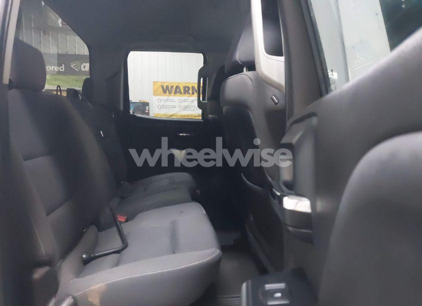 Photo 8 of 2015 Chevrolet Silverado 1500 2LT (VIN 1GCVKREC1FZ225653)