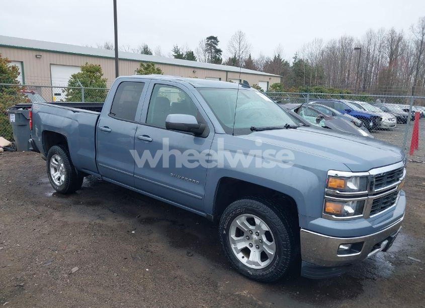 2015 Chevrolet Silverado 1500 2LT (VIN 1GCVKREC1FZ330239) main photo