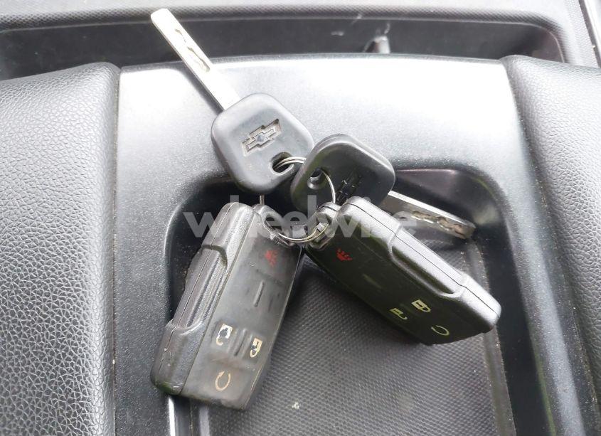 Photo 11 of 2015 Chevrolet Silverado 1500 2LT (VIN 1GCVKREC1FZ330239)