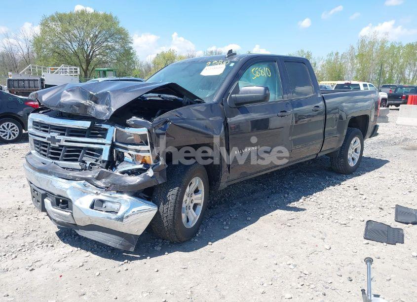 Photo 2 of 2015 Chevrolet Silverado 1500 2LT (VIN 1GCVKREC1FZ348711)