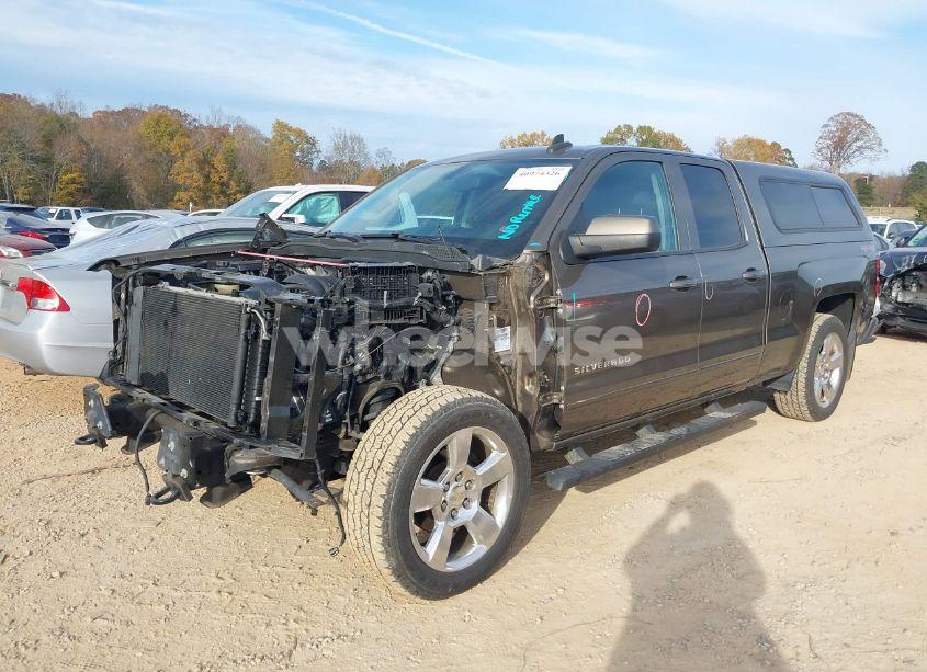 Photo 2 of 2015 Chevrolet Silverado 1500 1LT (VIN 1GCVKREC1FZ358672)