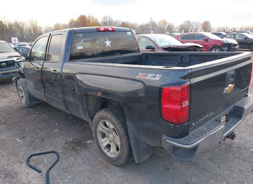 Photo 3 of 2015 Chevrolet Silverado 1500 2LT (VIN 1GCVKREC1FZ406297)