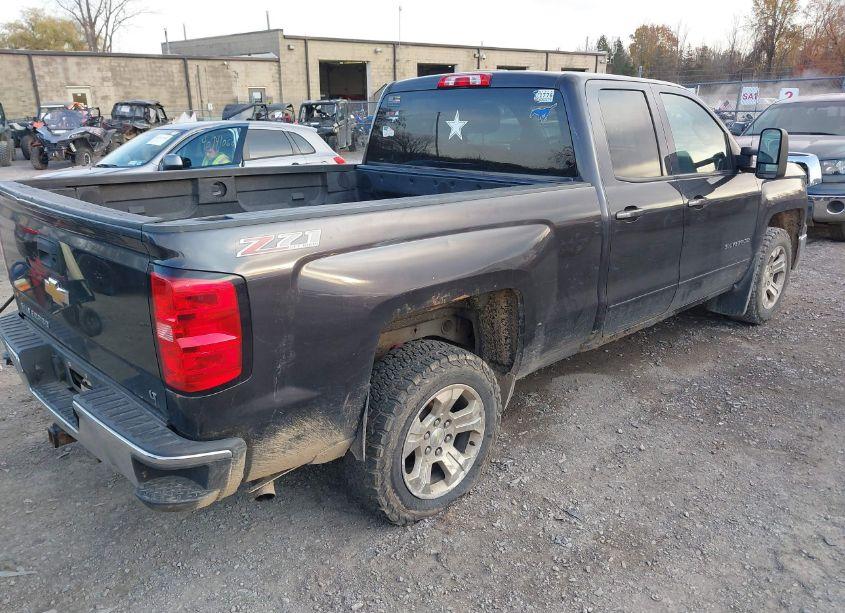 Photo 4 of 2015 Chevrolet Silverado 1500 2LT (VIN 1GCVKREC1FZ406297)