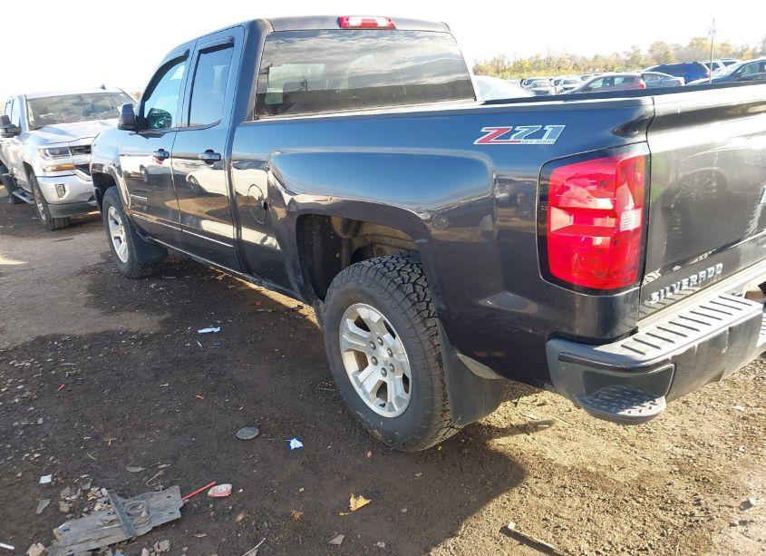 Photo 3 of 2016 Chevrolet Silverado 1500 2LT (VIN 1GCVKREC1GZ210927)