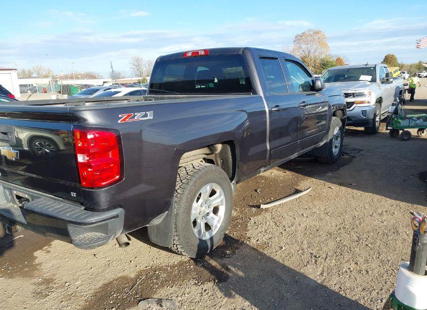 Photo 4 of 2016 Chevrolet Silverado 1500 2LT (VIN 1GCVKREC1GZ210927)