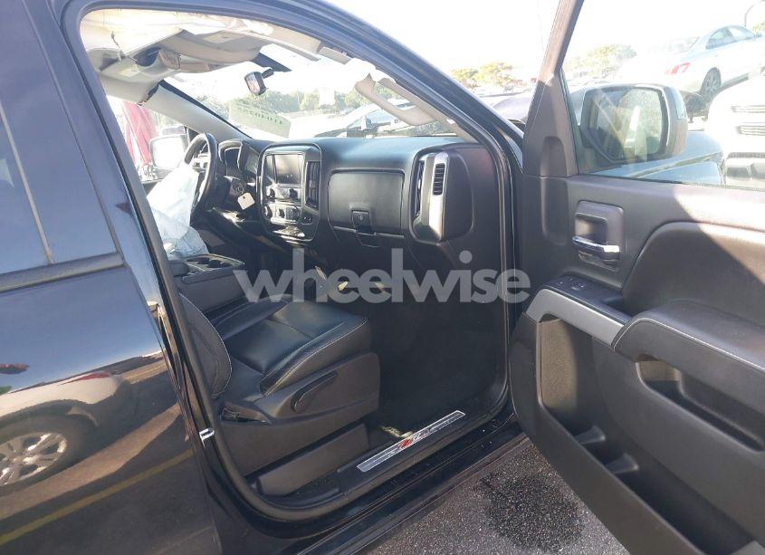 Photo 5 of 2016 Chevrolet Silverado 1500 2LT (VIN 1GCVKREC1GZ245984)