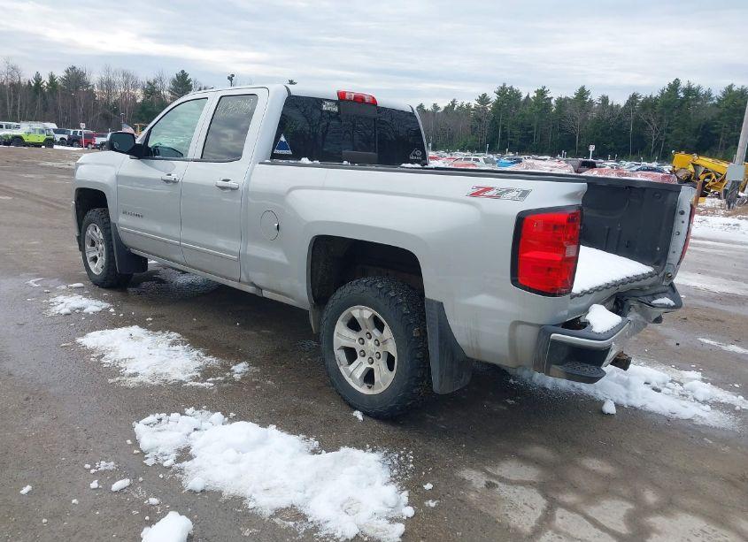 Photo 3 of 2016 Chevrolet Silverado 1500 2LT (VIN 1GCVKREC1GZ321414)