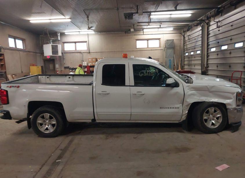 Photo 13 of 2016 Chevrolet Silverado 1500 1LT (VIN 1GCVKREC1GZ346121)