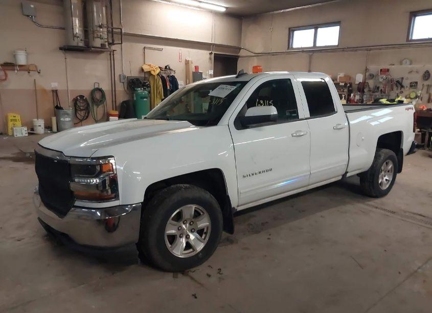 Photo 2 of 2016 Chevrolet Silverado 1500 1LT (VIN 1GCVKREC1GZ346121)