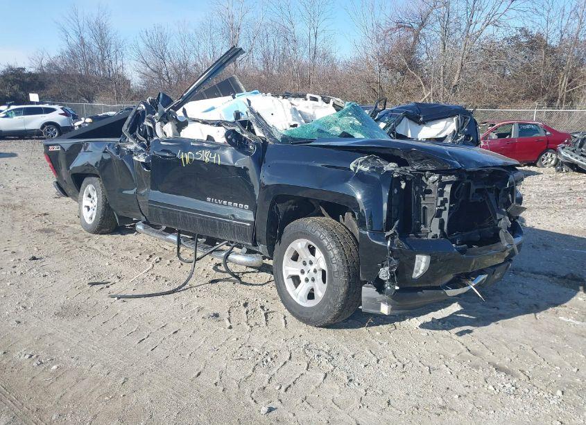 2016 Chevrolet Silverado 1500 2LT (VIN 1GCVKREC1GZ361072) main photo