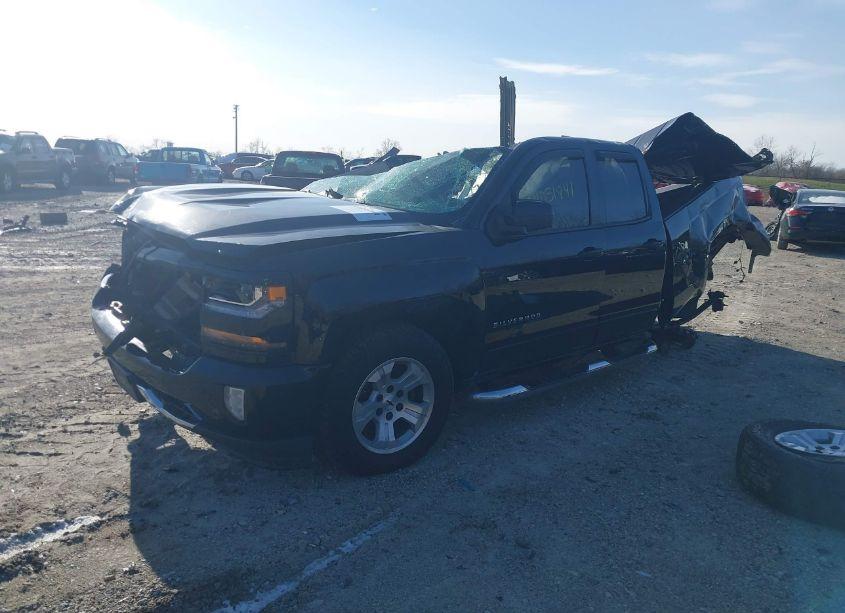 Photo 2 of 2016 Chevrolet Silverado 1500 2LT (VIN 1GCVKREC1GZ361072)