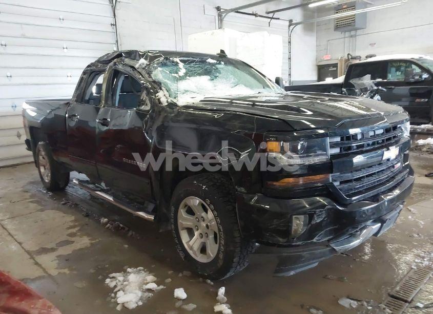 2016 Chevrolet Silverado 1500 2LT (VIN 1GCVKREC1GZ389910) main photo