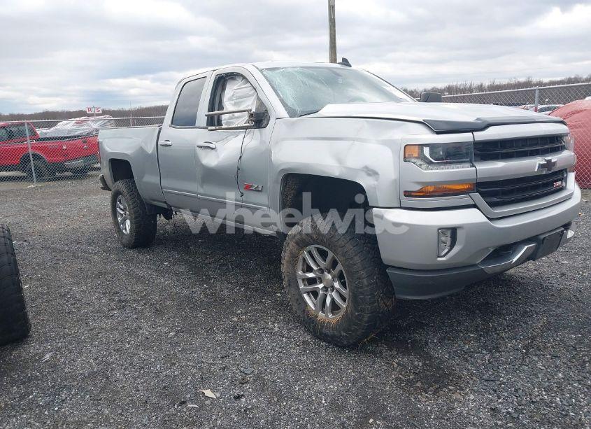 2017 Chevrolet Silverado 1500 1LT/2LT (VIN 1GCVKREC1HZ237305) main photo