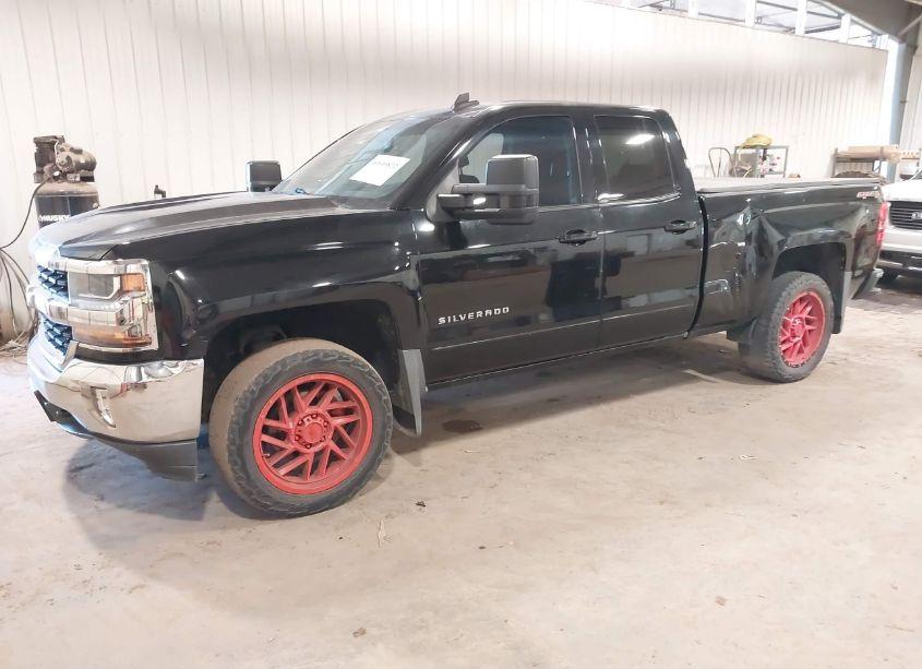 Photo 2 of 2017 Chevrolet Silverado 1500 1LT (VIN 1GCVKREC1HZ321981)