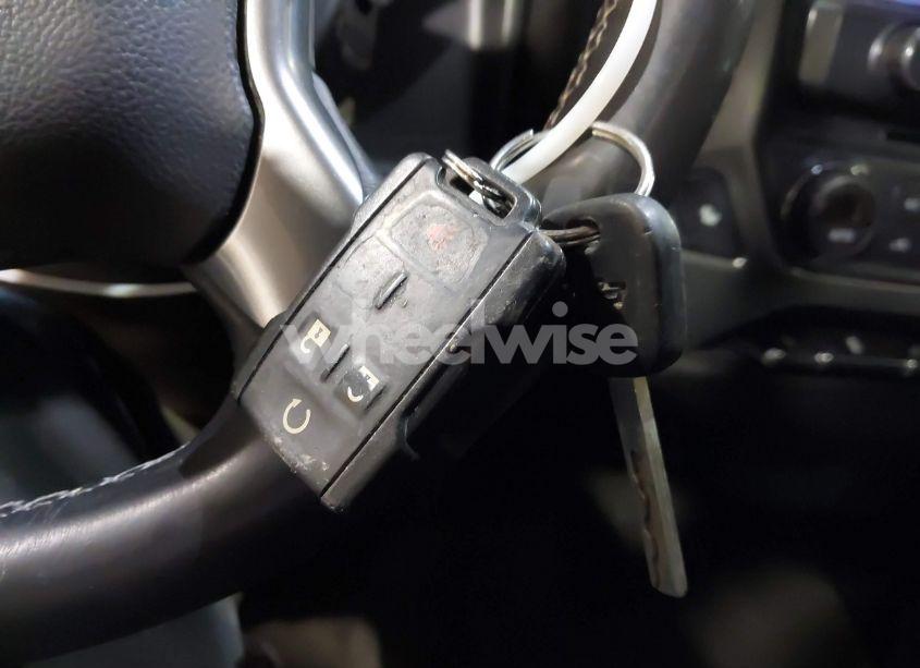 Photo 11 of 2017 Chevrolet Silverado 1500 2LT (VIN 1GCVKREC1HZ336822)