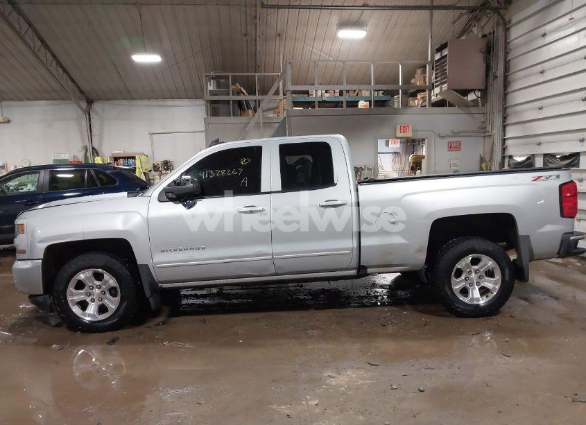 Photo 15 of 2017 Chevrolet Silverado 1500 2LT (VIN 1GCVKREC1HZ336822)